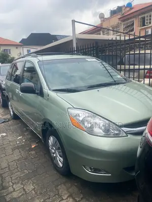 Toyota Sienna 2008 Green
