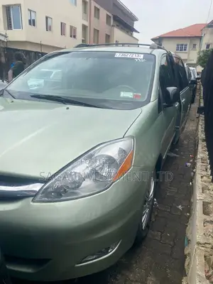 Toyota Sienna 2008 Green