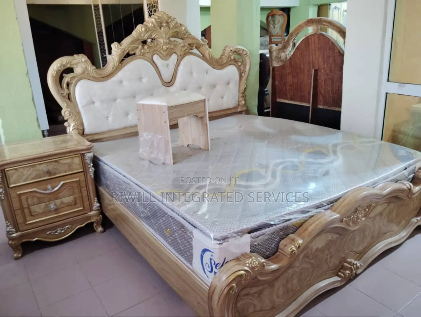 Royal Bed 6 Feet X 7 Feet