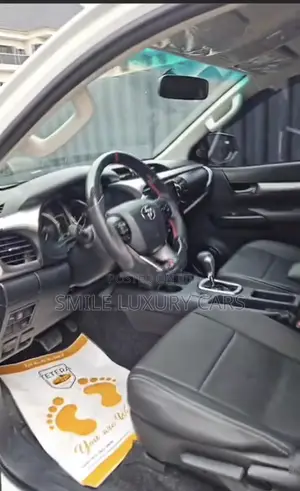 New Toyota Hilux 2025 White