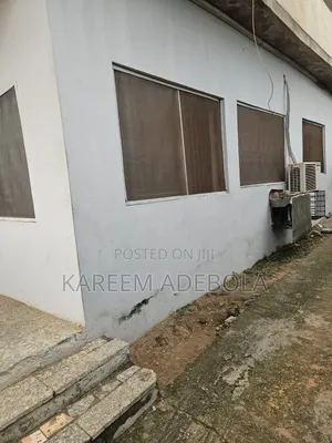 3bdrm Block of Flats in Yakoyo/Alagbole for rent
