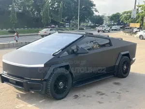 Tesla Cybertruck 173 kWh AWD 2024 Black