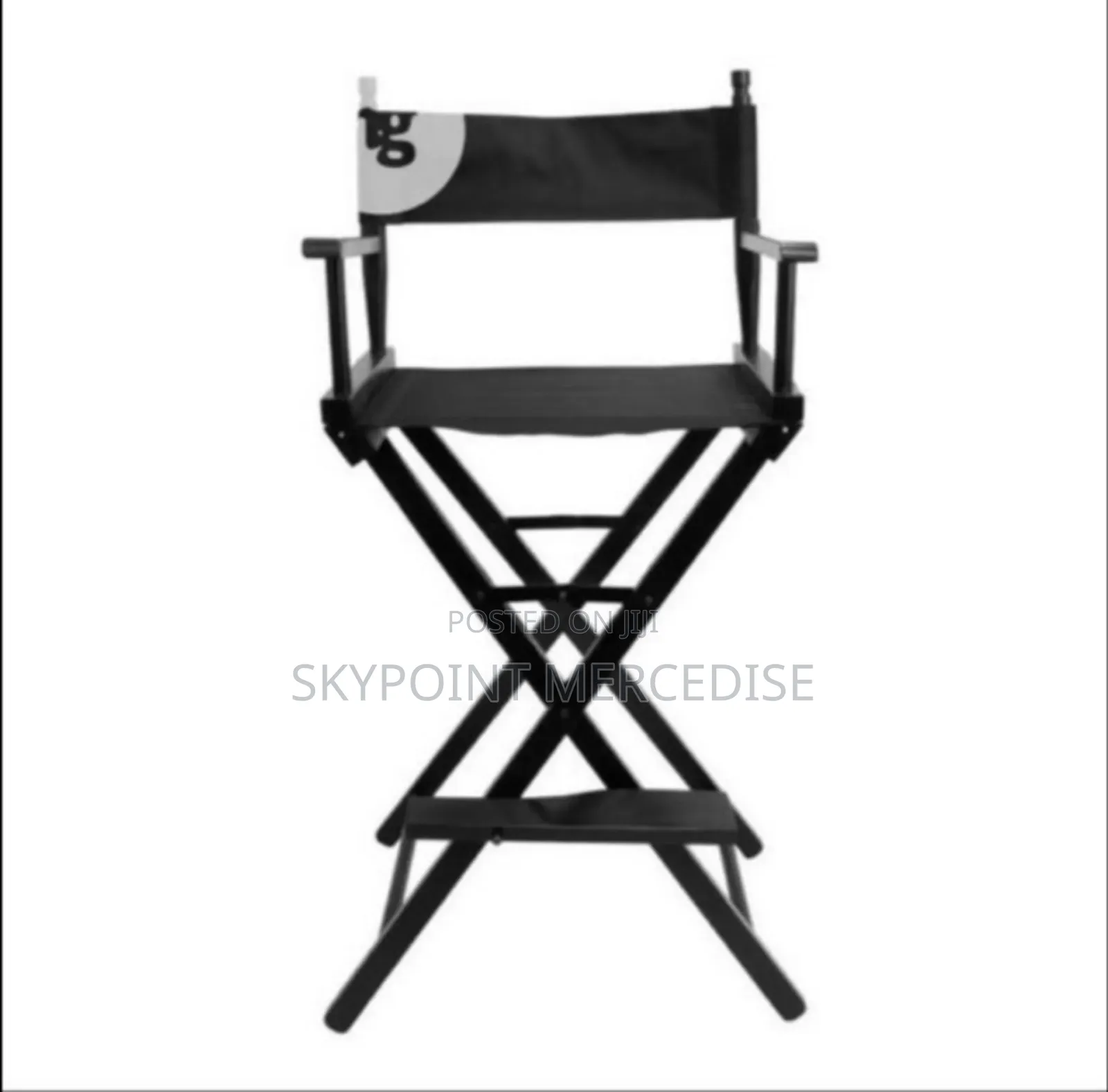 A Foldable Makeup Chair