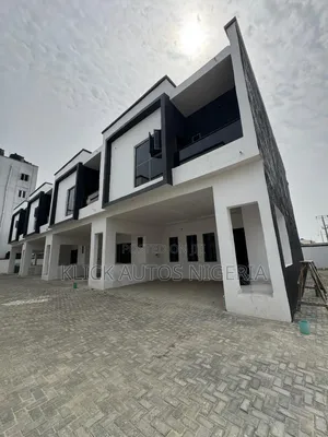 Furnished 5bdrm Townhouse/Terrace in Igbo-efon for sale
