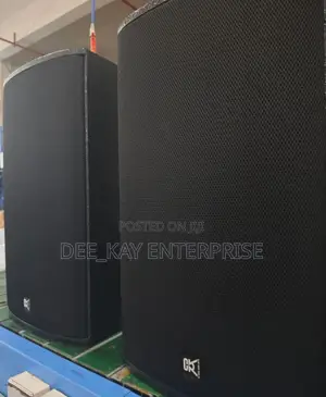 CVR Cv-122 12inches Powered Speaker