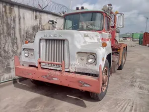 Mack Recovery Truck