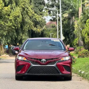 Toyota Camry SE (2.5L 4cyl 8A) 2019 Burgundy
