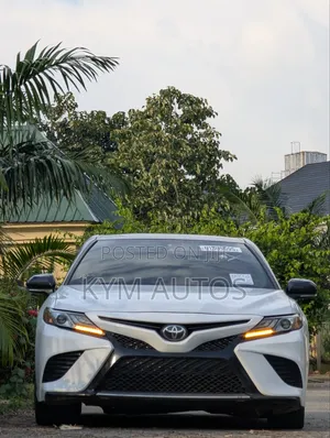 Toyota Camry XSE (2.5L 4cyl 8A) 2019 White