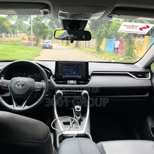 Toyota RAV4 XLE 2021 Gray
