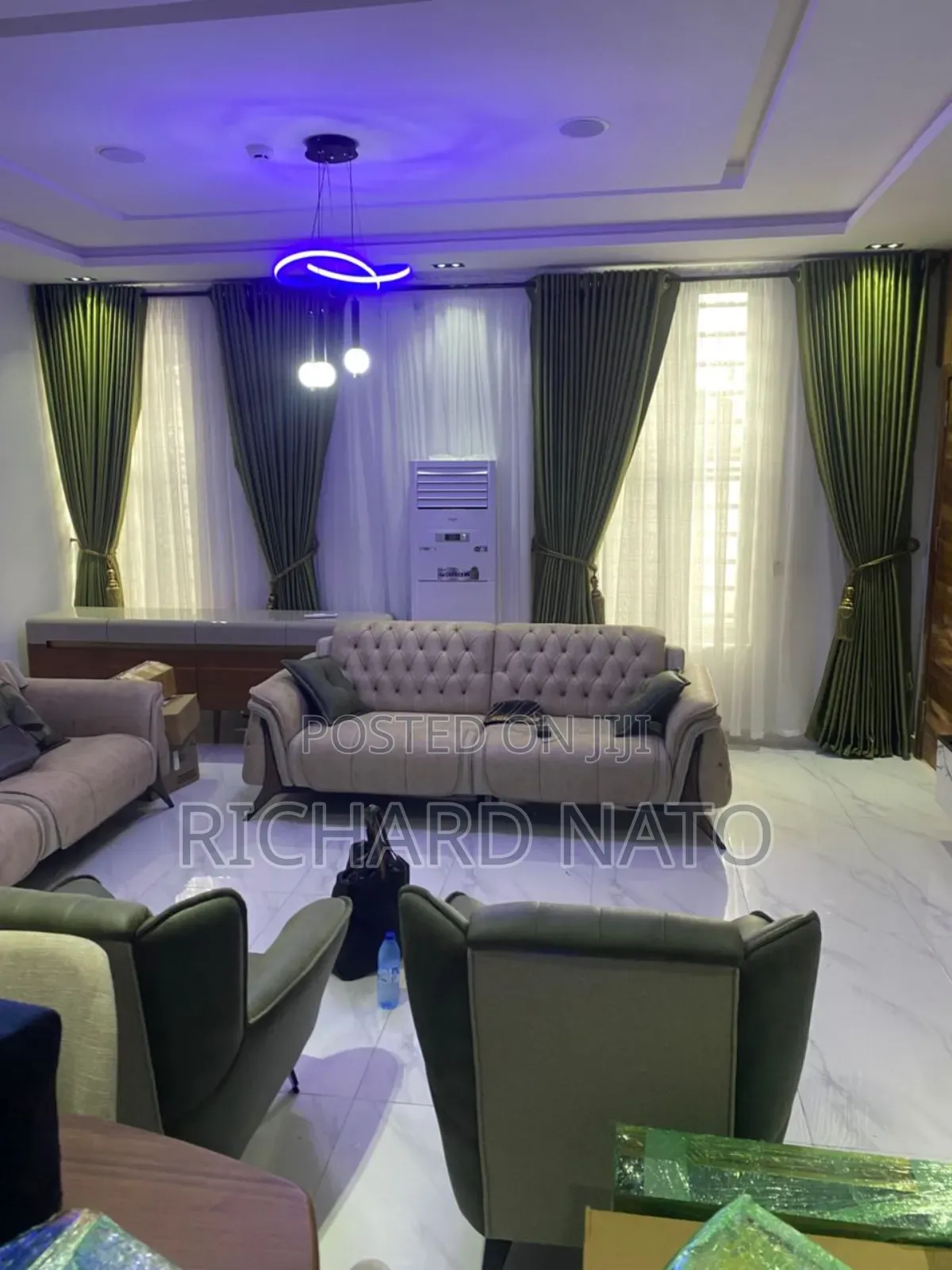 That's Classic on Its Curtains