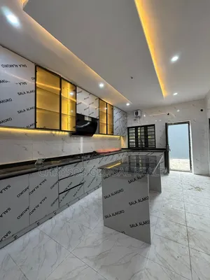5bdrm Duplex in Okebadan Estate, Akobo for sale