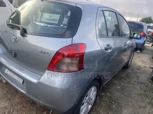 Toyota Yaris 2012 Silver