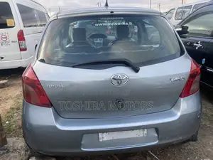 Toyota Yaris 2012 Silver