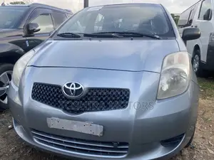 Toyota Yaris 2012 Silver