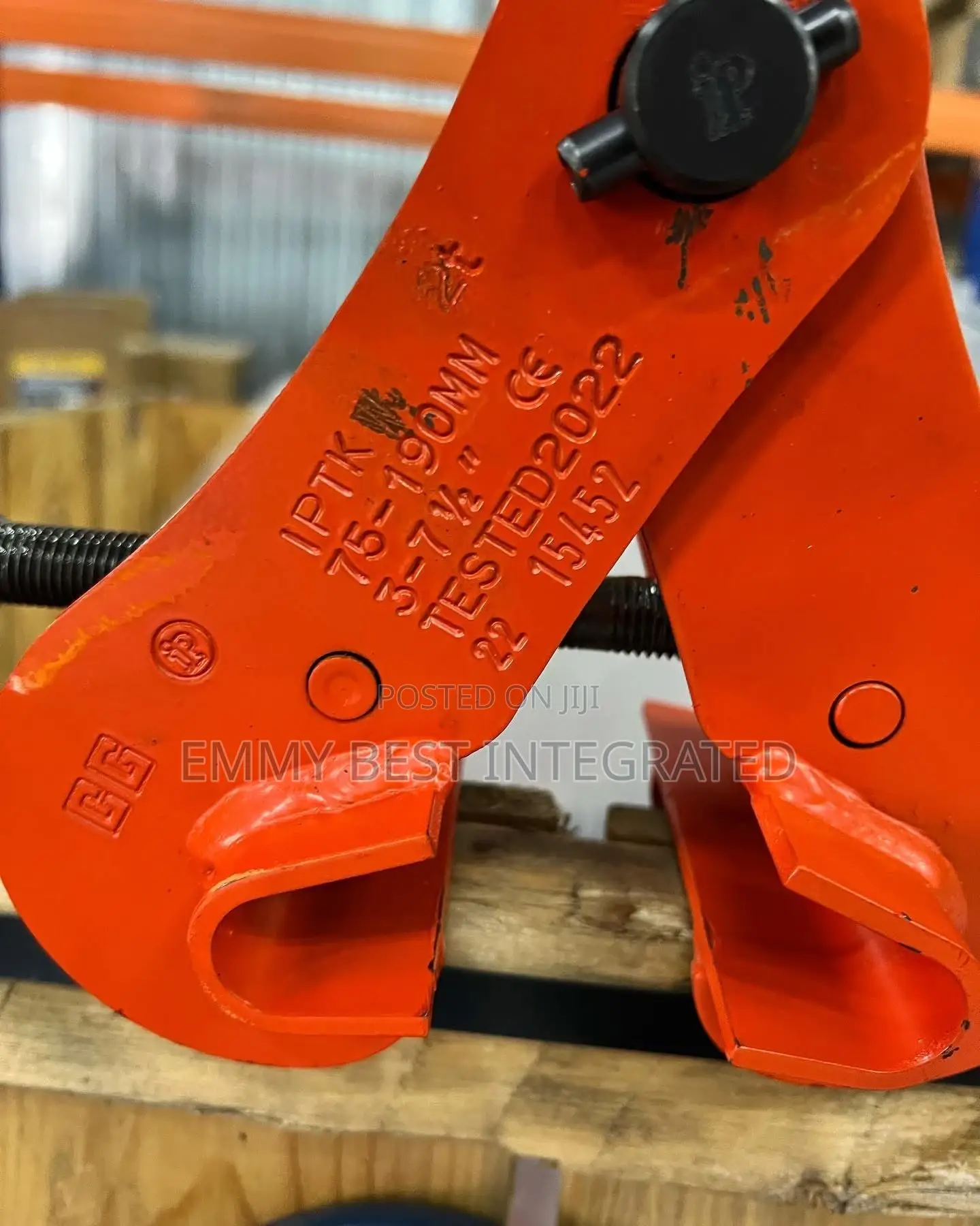 Vertical Lifting Clamp