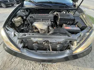 Toyota Camry LE 4dr Sedan (2.4L 4cyl 5M) 2004 Gray