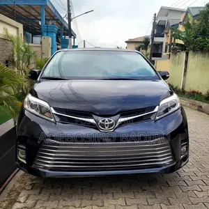 Toyota Sienna 2017 Black