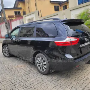 Toyota Sienna 2017 Black