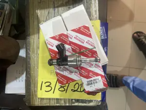 Toyota Camry Hybrid  Fuel Injector Nozzle 2018-2020