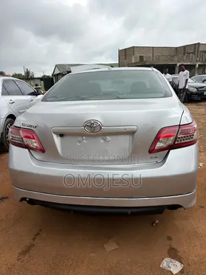 Toyota Camry SE 4dr Sedan (2.5L 4cyl 6AM) 2010 Silver