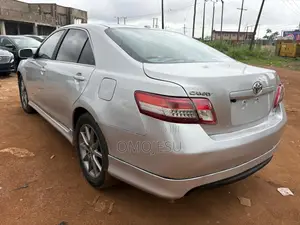 Toyota Camry SE 4dr Sedan (2.5L 4cyl 6AM) 2010 Silver