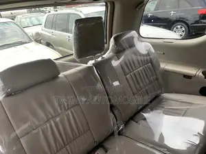 Toyota Sequoia Limited 4dr SUV 4WD (4.7L 8cyl 5A) 2007 Gray
