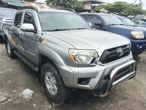 Toyota Tacoma 4dr Double Cab 5.0 ft. SB (2.7L 4cyl 4A) 2015 Silver