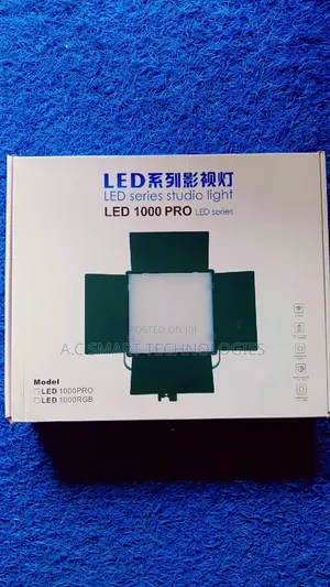 Led 1000 Pro Studio Light With Tripod