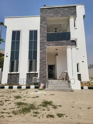 5bdrm Duplex in Idu Industrial for rent