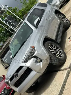 Toyota 4-Runner SR5 4x4 2019 Silver