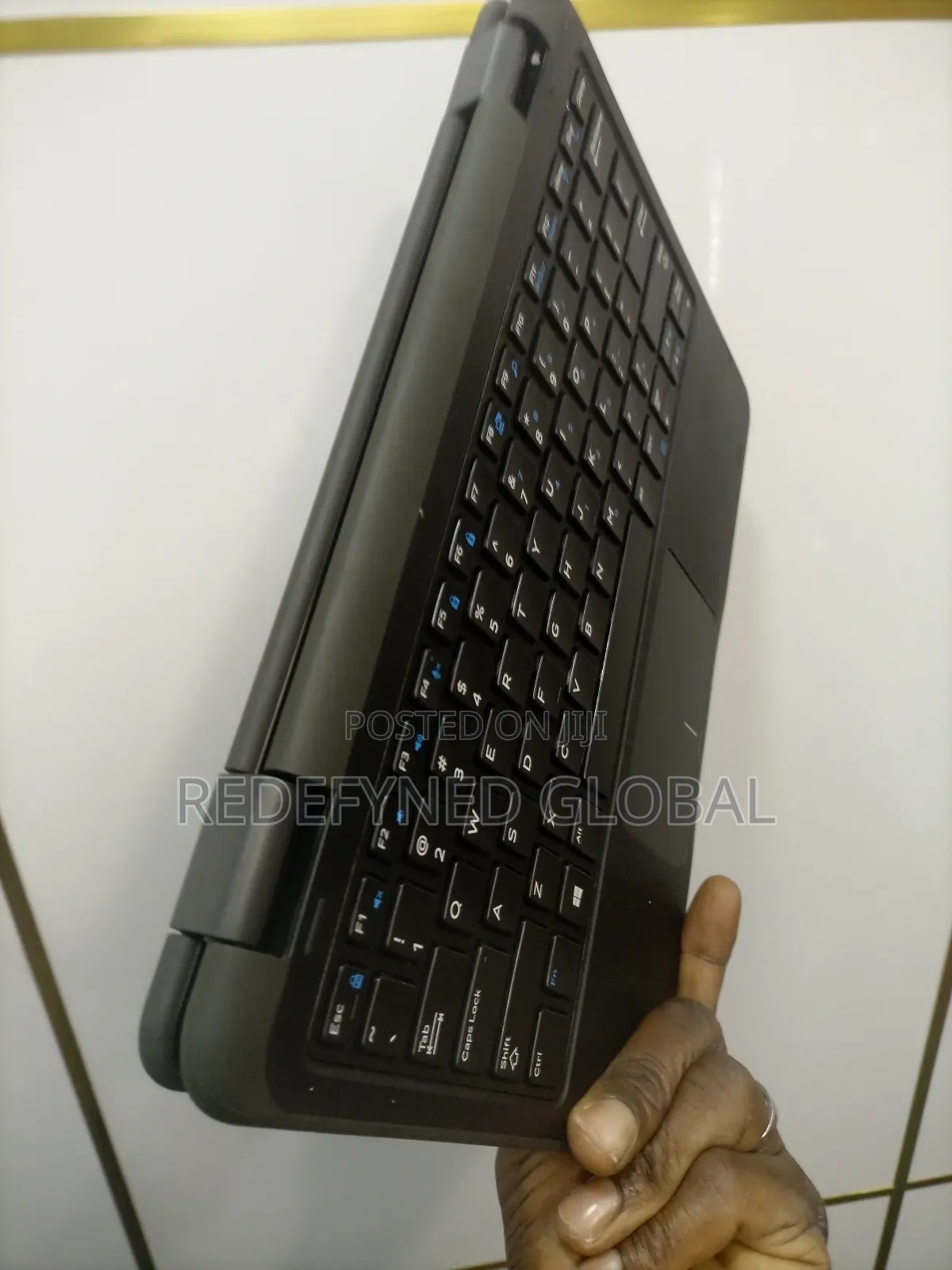 Laptop Dell Latitude 3189 4GB Intel Celeron SSD 128GB