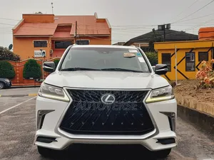 Lexus LX 570 AWD 2017 White