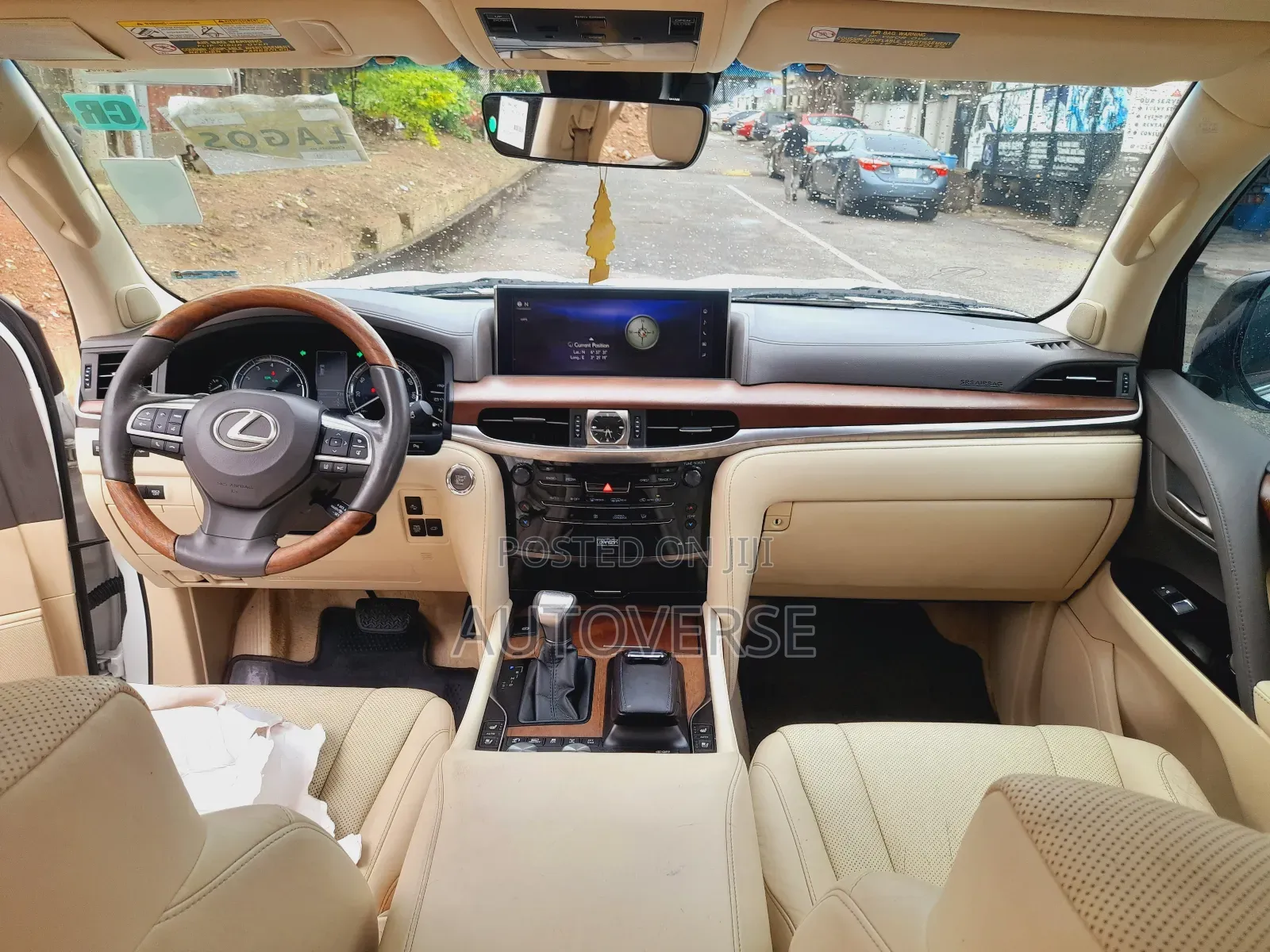 Lexus LX 570 AWD 2017 White