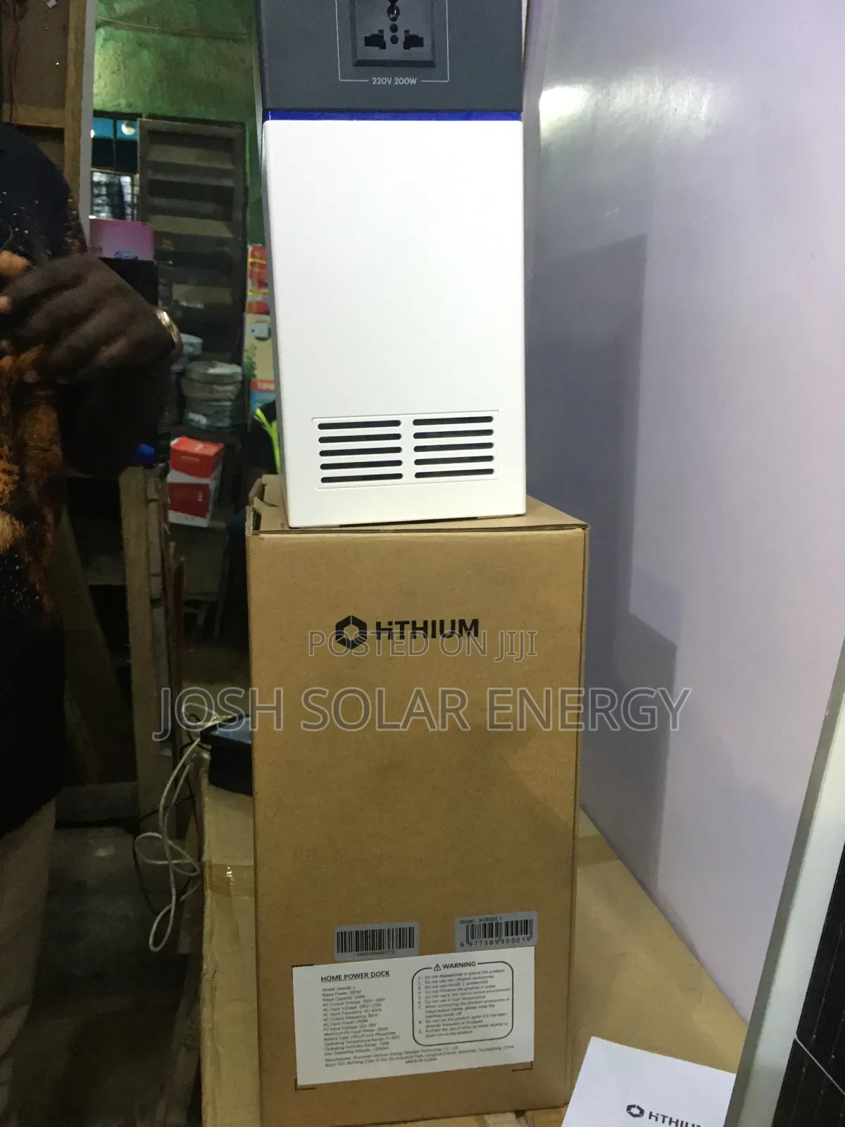 Hthium 1000 Watt Solar Generator