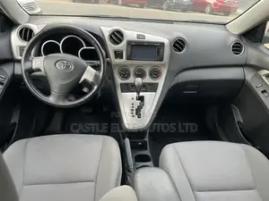 Toyota Matrix Hatchback FWD (1.8L 4cyl 5M) 2010 Red