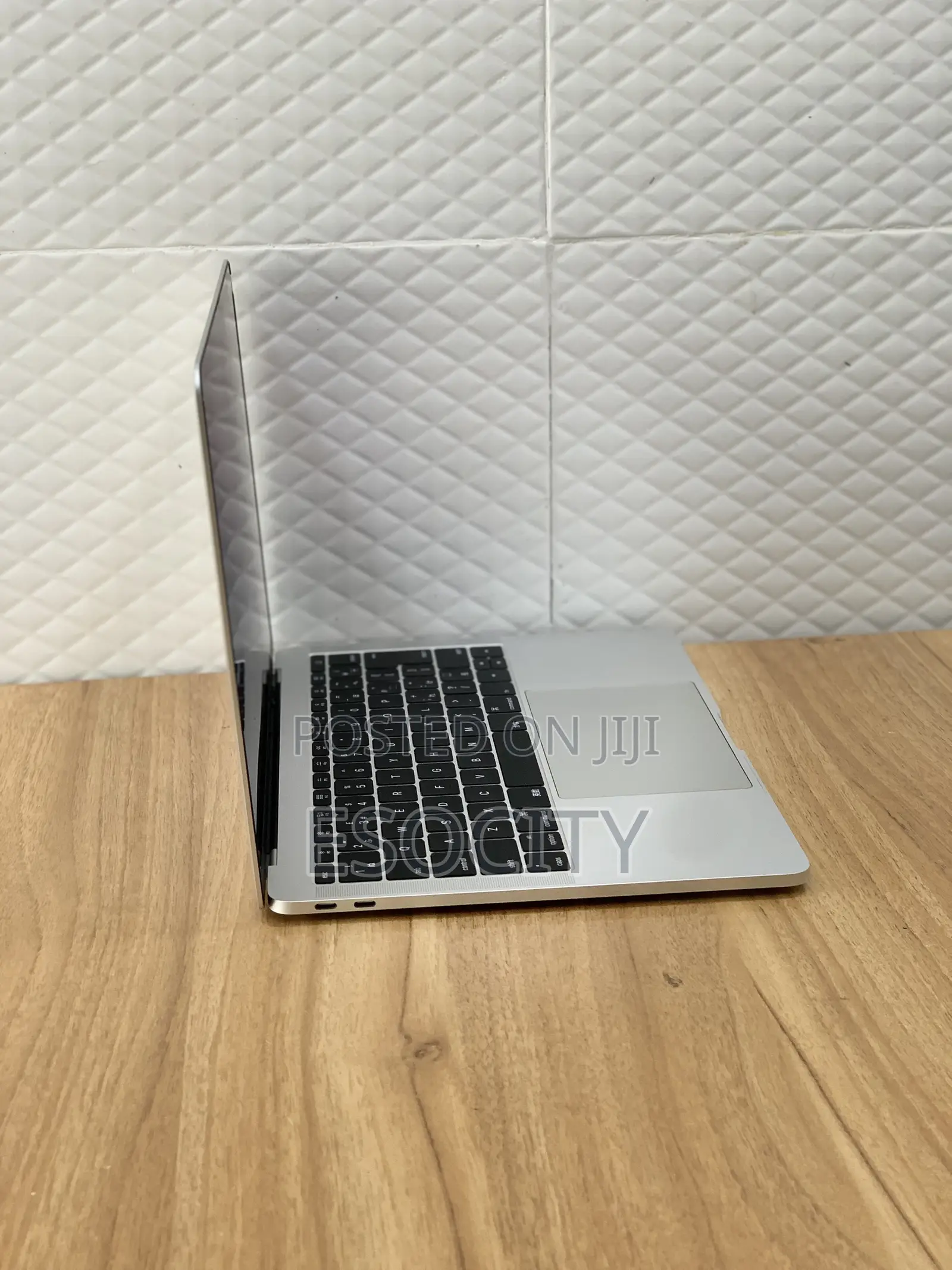 Laptop Apple MacBook Pro 2016 8GB Intel Core I5 SSD 256GB