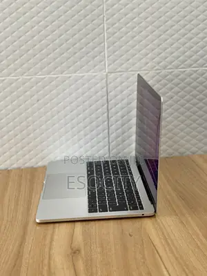 Laptop Apple MacBook Pro 2016 8GB Intel Core I5 SSD 256GB