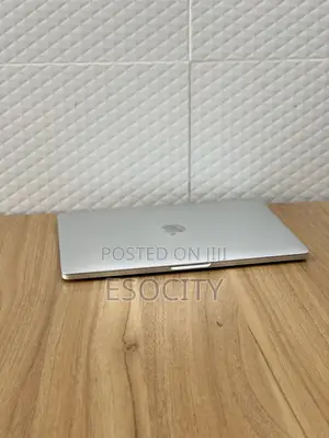 Laptop Apple MacBook Pro 2016 8GB Intel Core I5 SSD 256GB