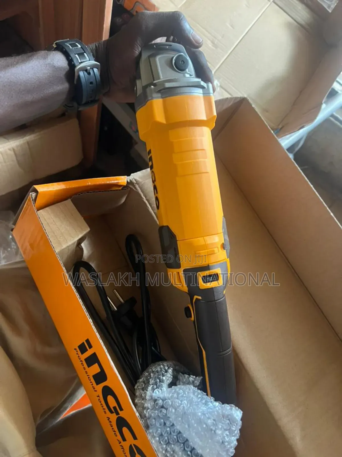 125mm (5") Angle Grinder 1100w