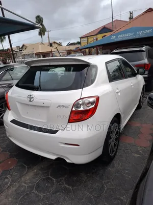 Toyota Matrix S Hatchback AWD (2.4L 4cyl 4A) 2010 White