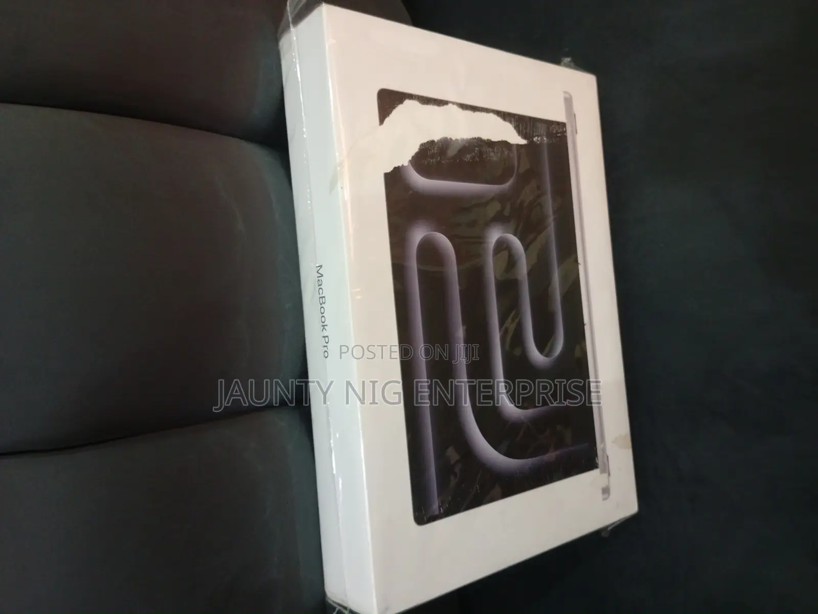 New Laptop Apple MacBook Pro 36GB Apple M4 Max SSD 1T