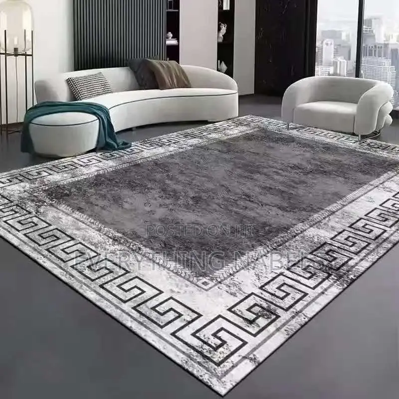 7x10 Center Rug