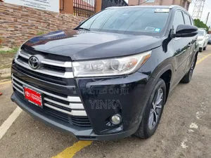 Toyota Highlander XLE 4x4 V6 (3.5L 6cyl 8A) 2017 Black
