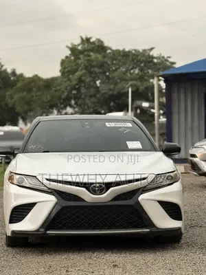 Toyota Camry XSE (2.5L 4cyl 8A) 2019 White