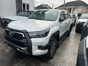 New Toyota Hilux 2025 White