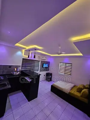 Exquisite Self-Contained Room