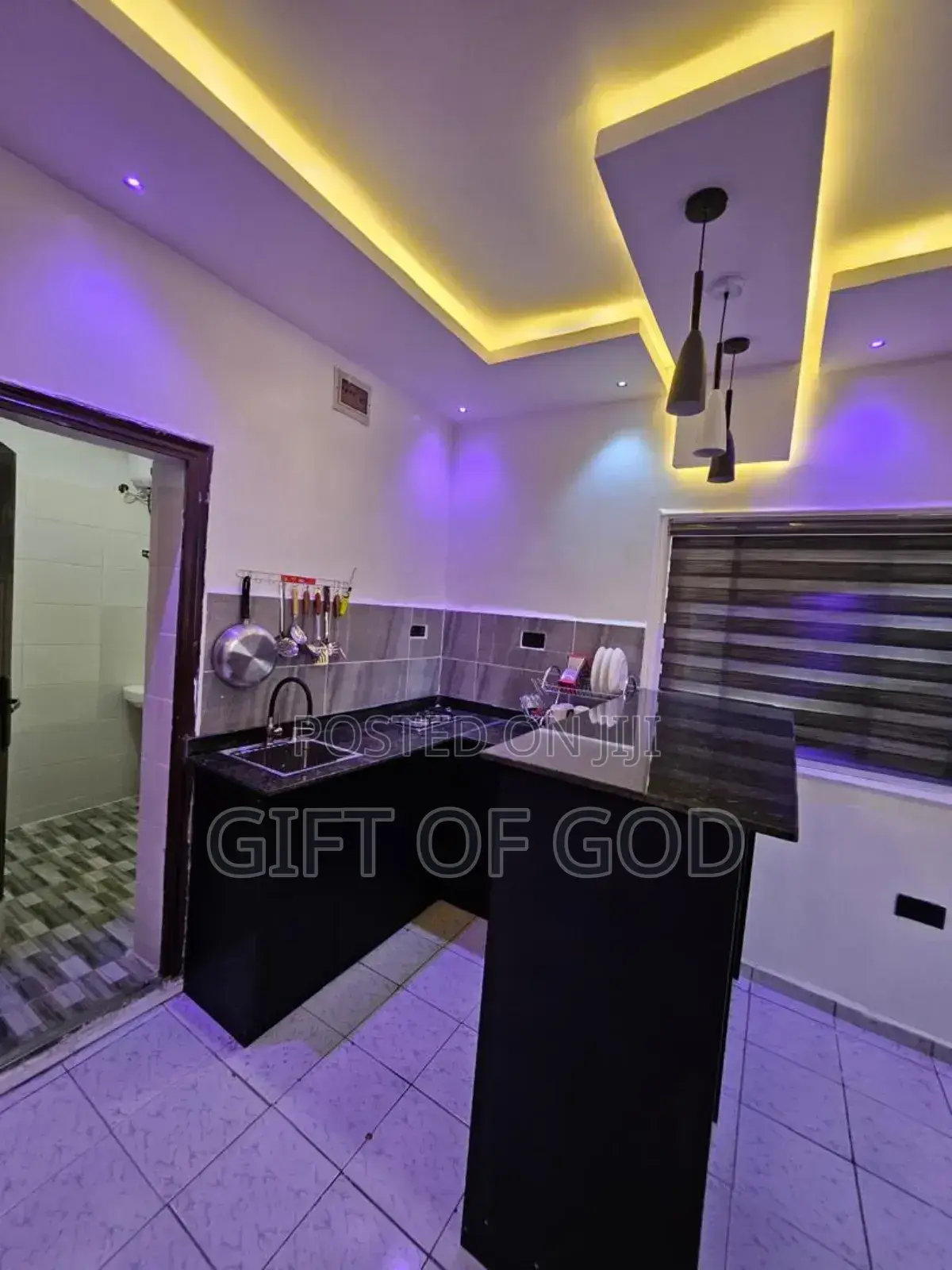 Exquisite Self-Contained Room