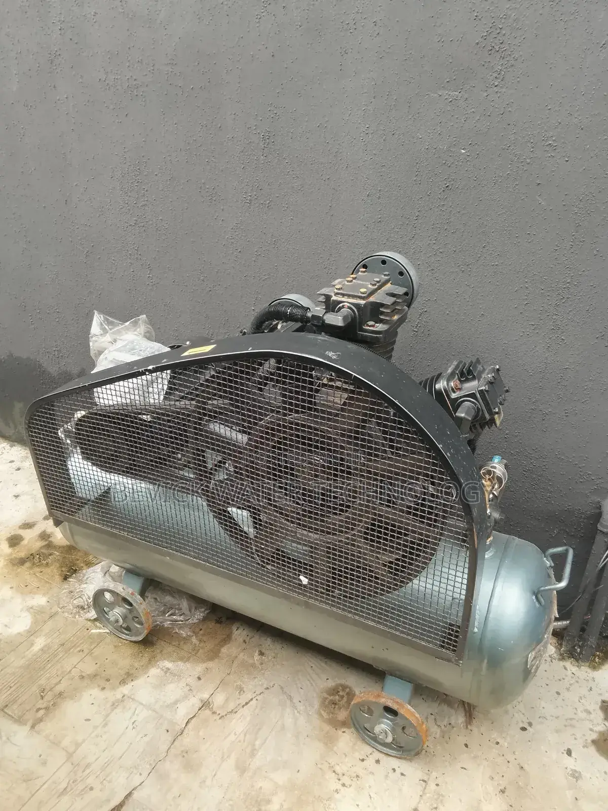 Pet Bottle Blowing Machine for Water Drinks