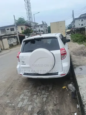 Toyota RAV4 2012 White