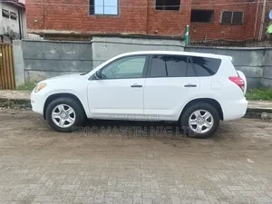 Toyota RAV4 2012 White